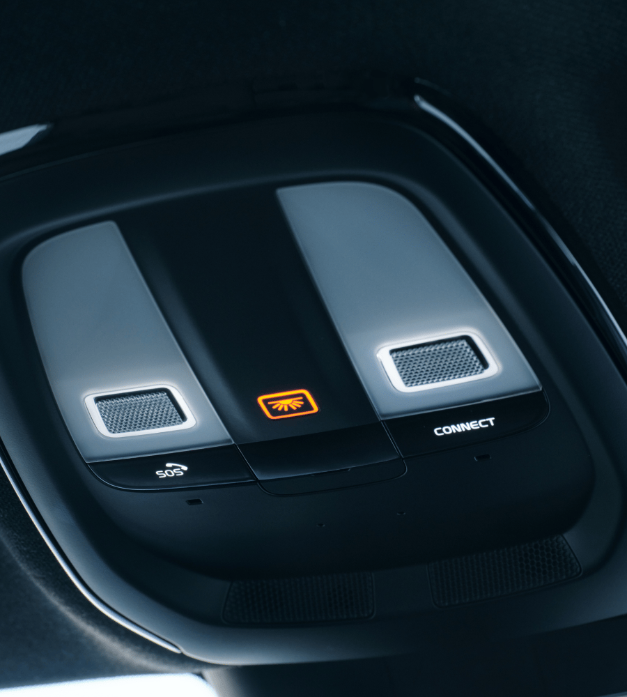 Detailed image of the button to call for Polestar Assistance