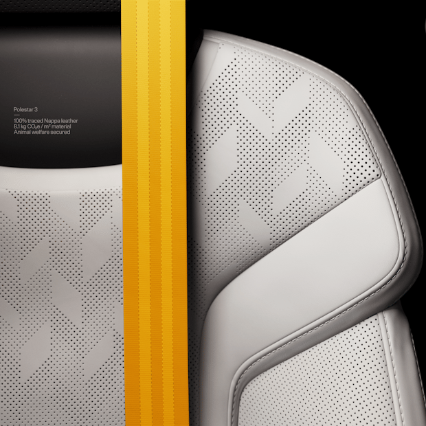 Polestar 3 Interior Performance pack Swedish Gold Seatbelt