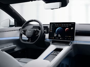 Polestar 4 middendisplay, dashboard en stuur